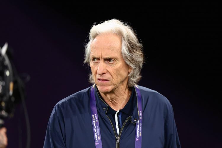 马内在对方, 但经过 马内在对方, 但经过