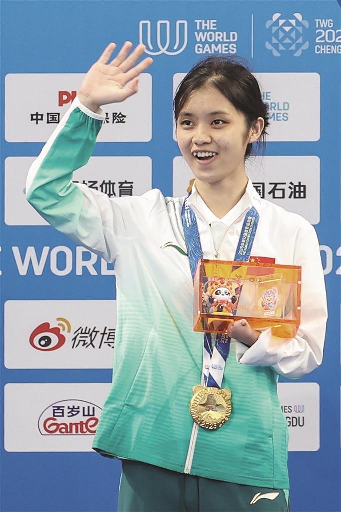 会泰拳女子, div