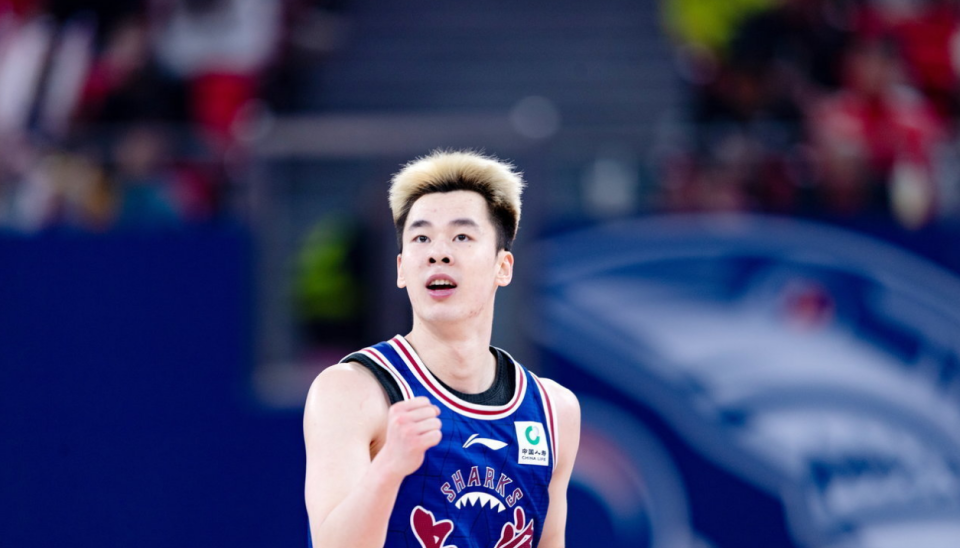 况且, hQwkM, 一名高大的